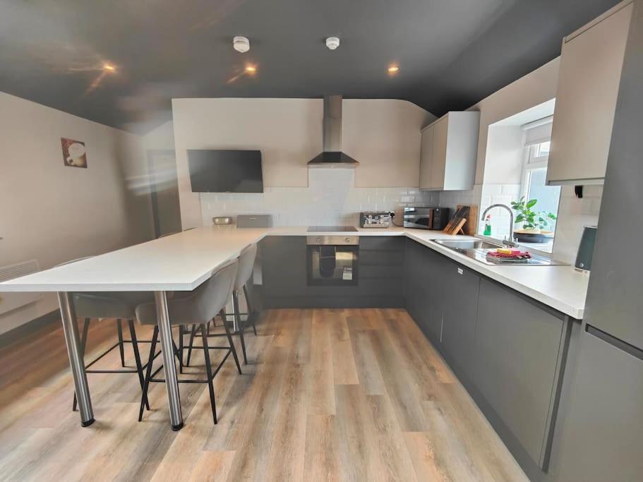 Sloane Modern 2 Bedroom Seafront Apartment Blackpool Kültér fotó