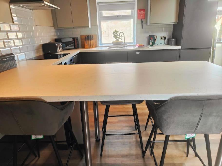 Sloane Modern 2 Bedroom Seafront Apartment Blackpool Kültér fotó