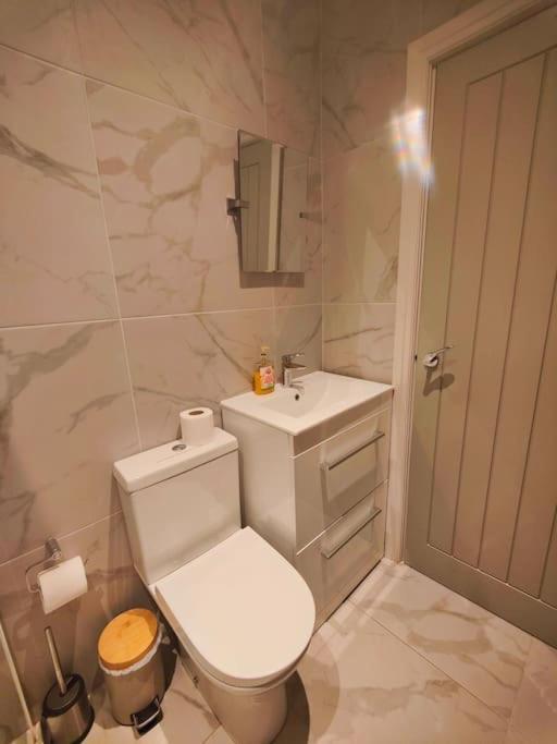 Sloane Modern 2 Bedroom Seafront Apartment Blackpool Kültér fotó